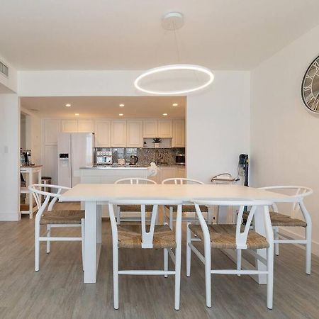 Stunning & Spacious Resort-Style Condo Across From Beach! Miami Beach Eksteriør bilde