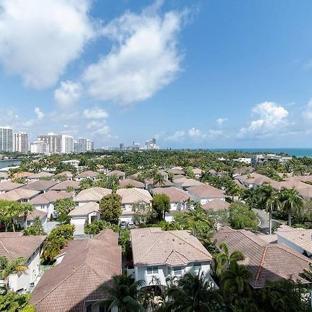 Stunning & Spacious Resort-Style Condo Across From Beach! Miami Beach Eksteriør bilde