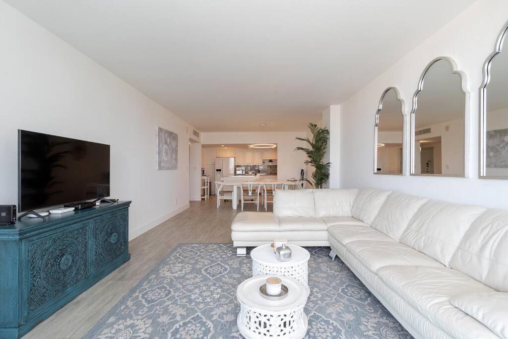 Stunning & Spacious Resort-Style Condo Across From Beach! Miami Beach Eksteriør bilde