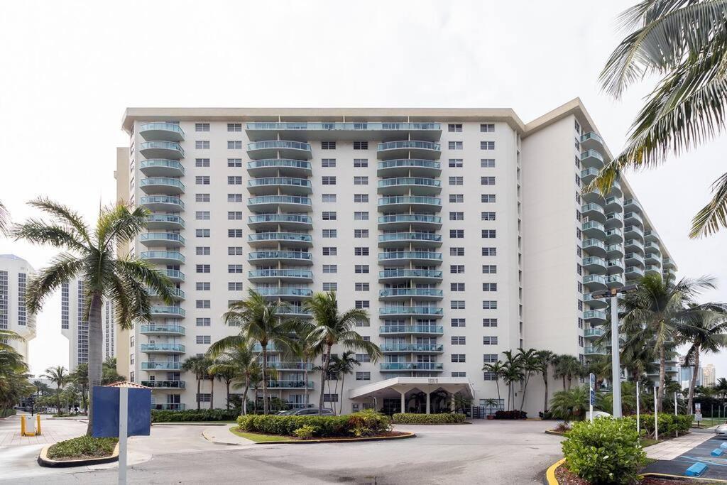 Stunning & Spacious Resort-Style Condo Across From Beach! Miami Beach Eksteriør bilde