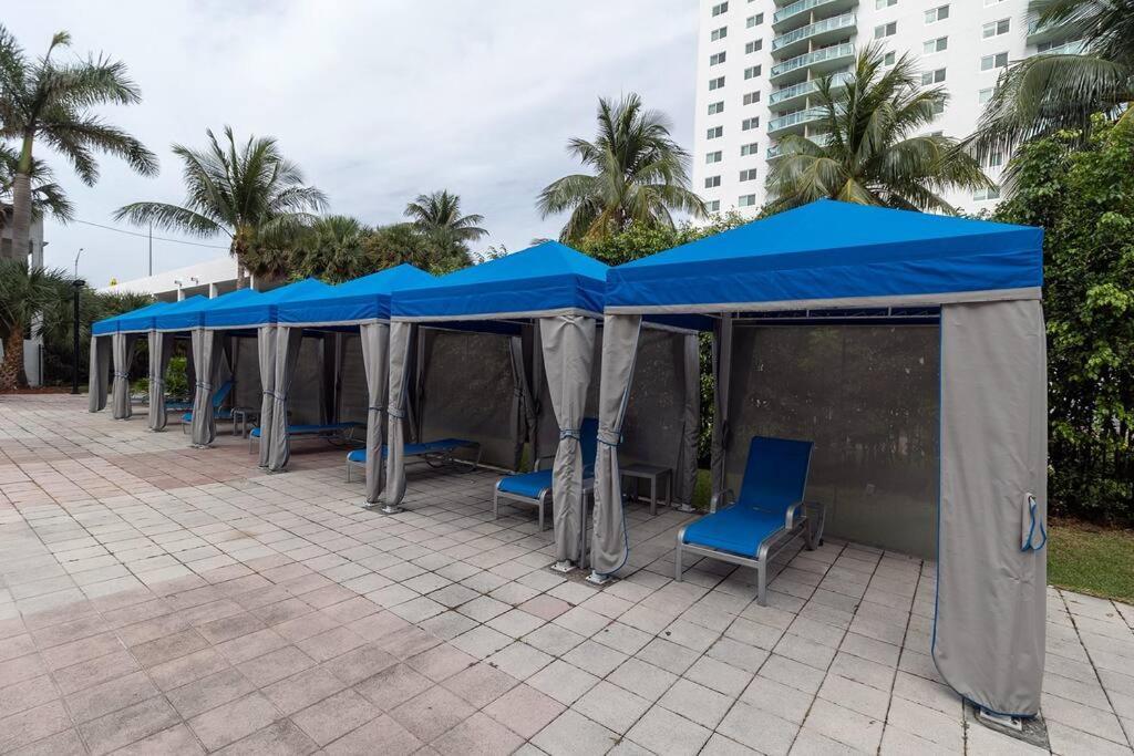 Stunning & Spacious Resort-Style Condo Across From Beach! Miami Beach Eksteriør bilde